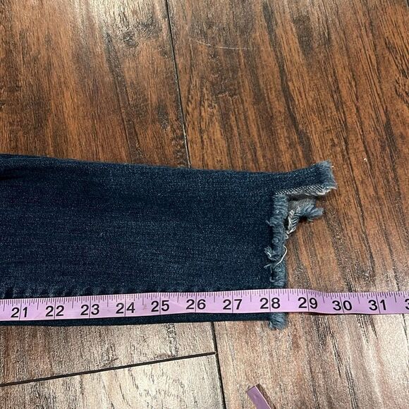 Good American
Good Legs Ripped distressed raw hem jeans size 26 in EUC dark wash - Picture 9 of 9